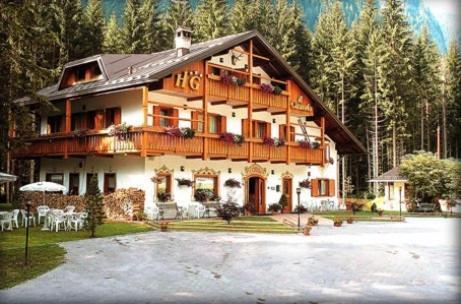 Hotel Garni Il Cirmolo Рока Пиеторе Екстериор снимка