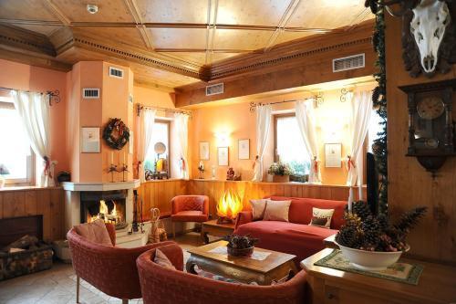 Hotel Garni Il Cirmolo Рока Пиеторе Екстериор снимка