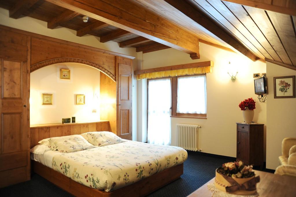 Hotel Garni Il Cirmolo Рока Пиеторе Стая снимка