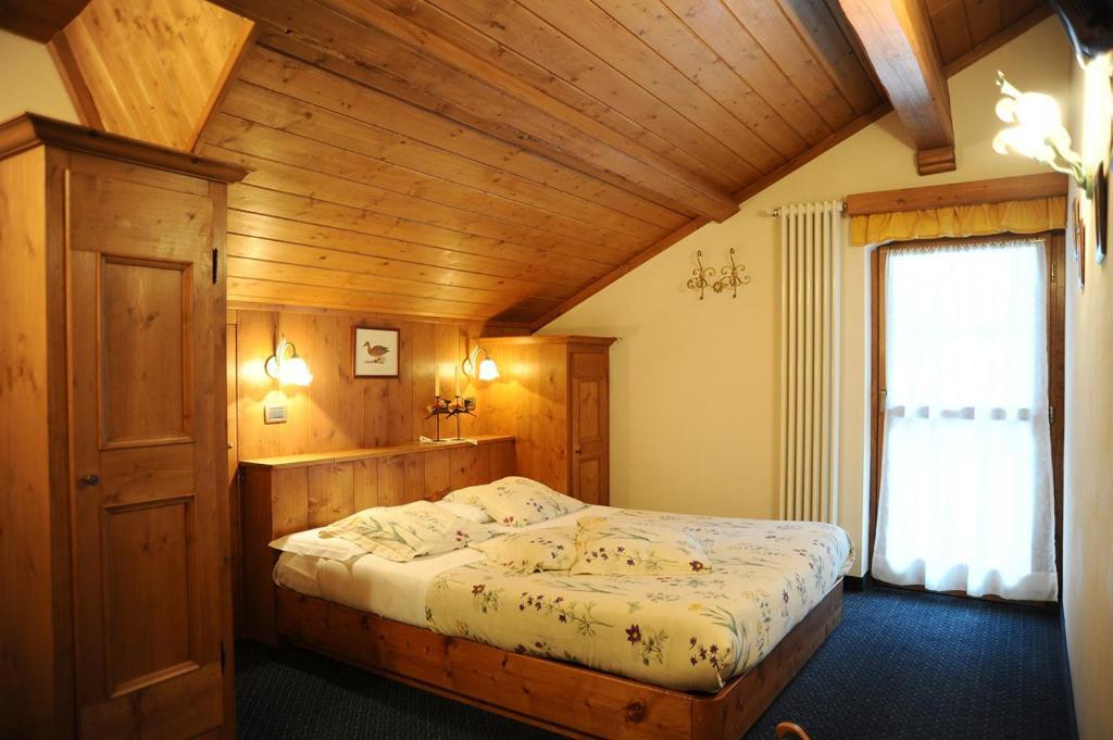 Hotel Garni Il Cirmolo Рока Пиеторе Стая снимка