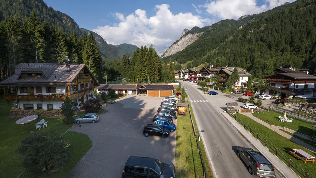 Hotel Garni Il Cirmolo Рока Пиеторе Екстериор снимка